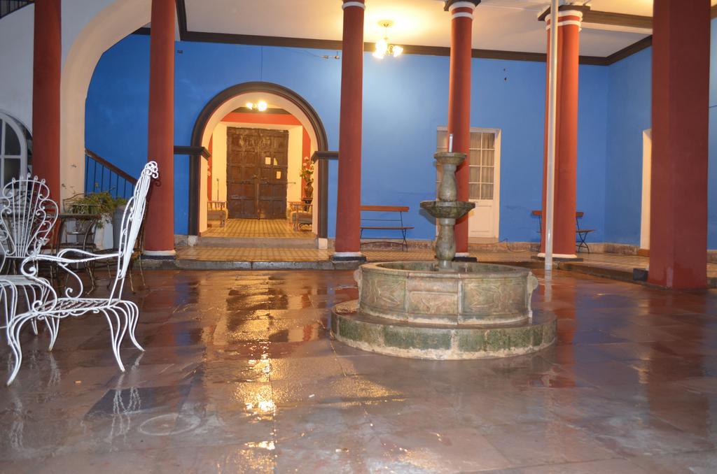Casa Solariega Hostal B&B Сукре Экстерьер фото
