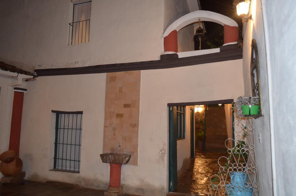 Casa Solariega Hostal B&B Сукре Экстерьер фото