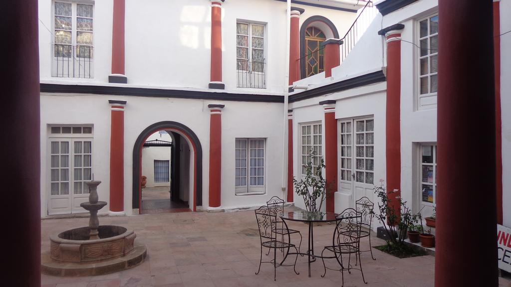 Casa Solariega Hostal B&B Сукре Экстерьер фото