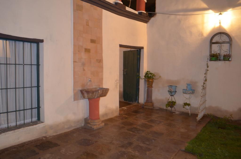 Casa Solariega Hostal B&B Сукре Экстерьер фото